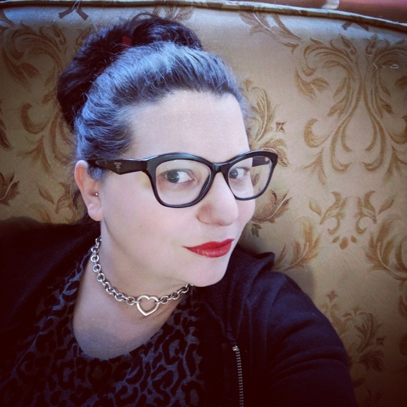 Meet your Posher, Bella - Picture 1 of 3